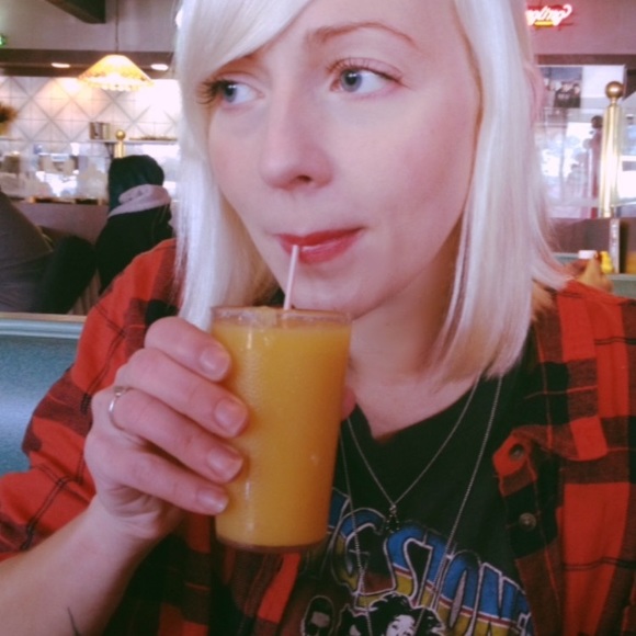 Meet your Posher, Becky Ann - Picture 3 of 4